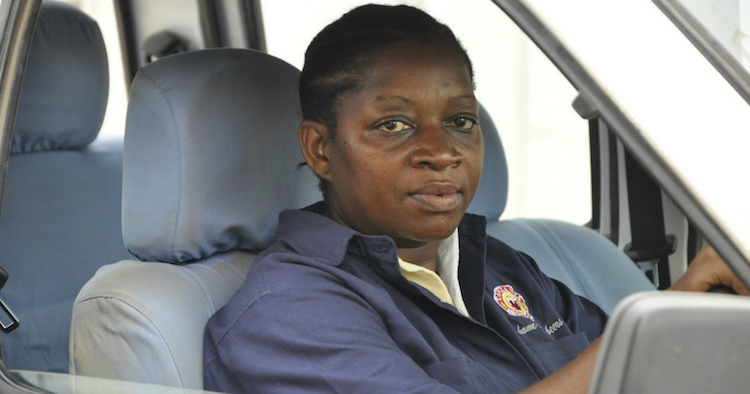 Mwajuma Ramadhani ist eine der ersten Taxifahrerinnen in Dar es Salaam.