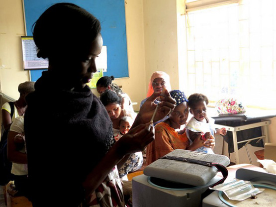 Impfung für Kinder in Uganda