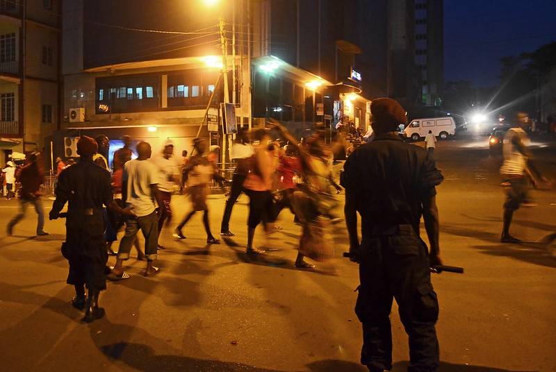 Bürgerwehr in Freetown Sierra Leone