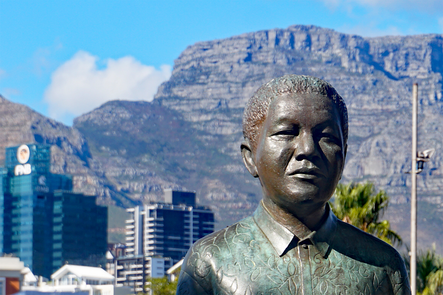 Nelson Mandela Statue am Nobel Square in Kapstadt