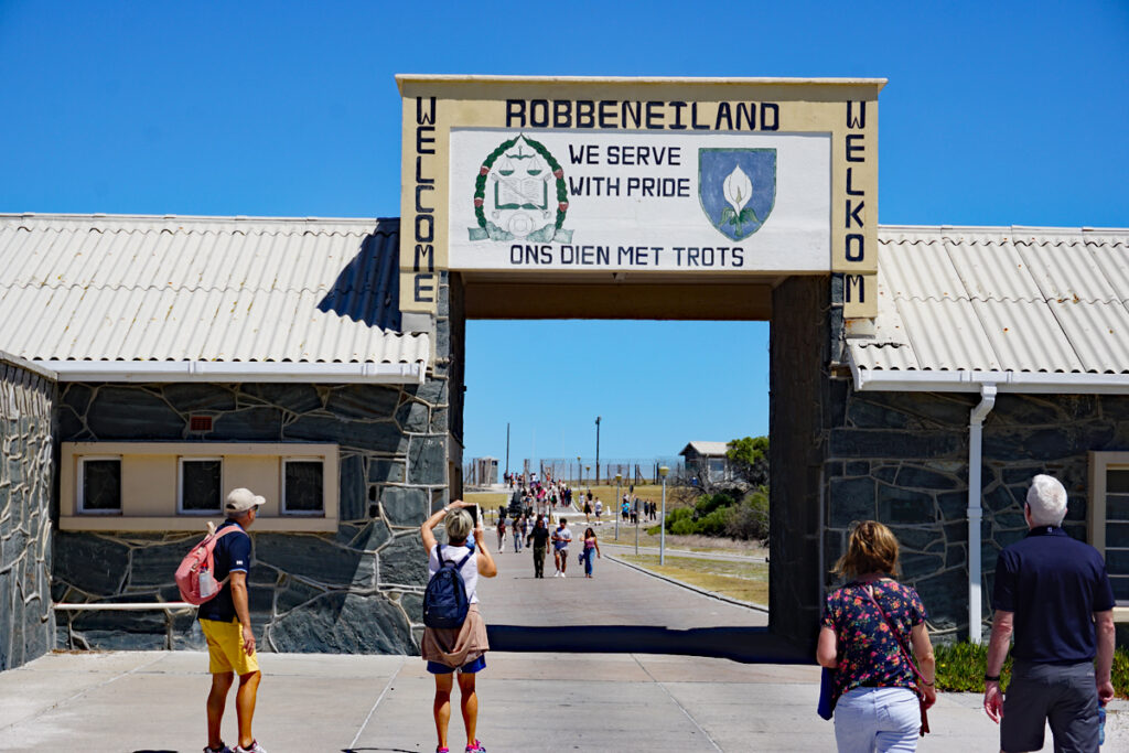 Eingangsportal zum Gefängnis auf Robben Island, Südafrika