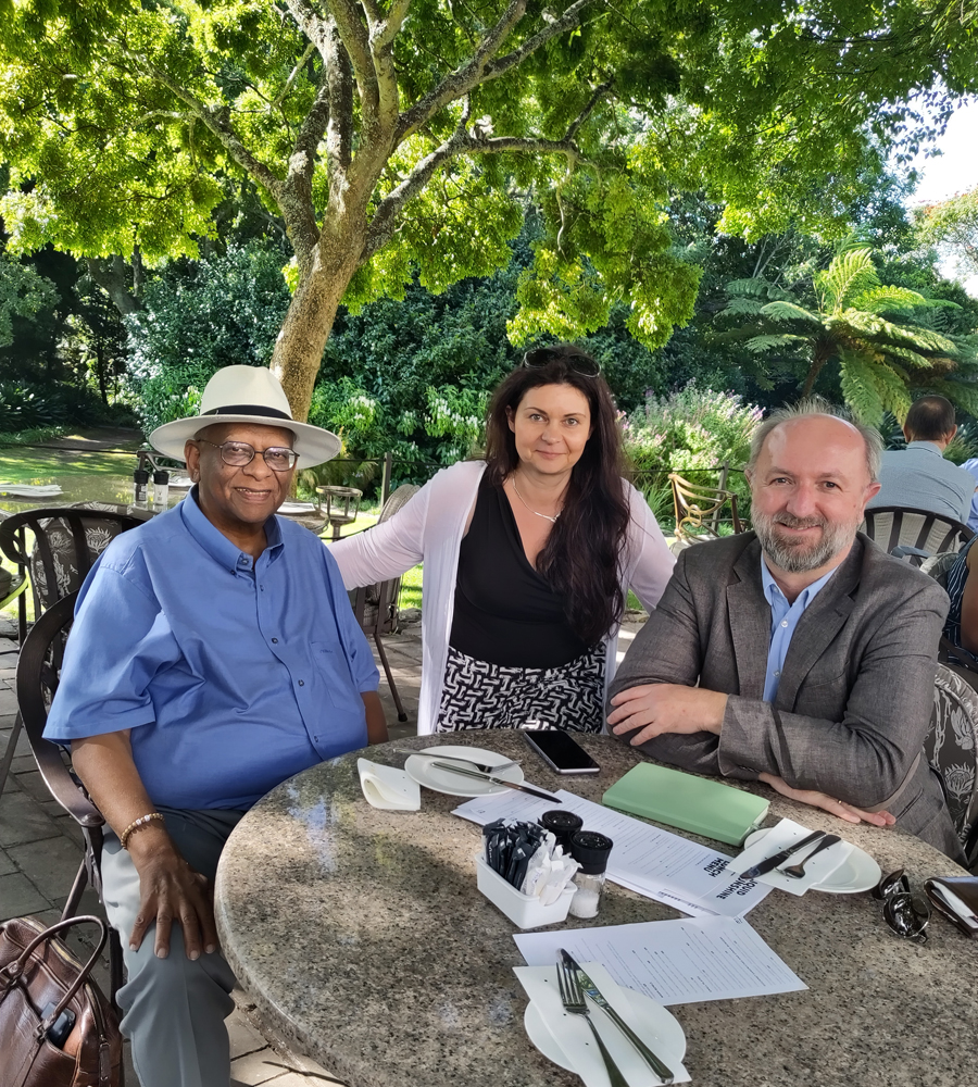 Martin Sturmer im Gespräch mit Daniela Molzbichler und John Volmink