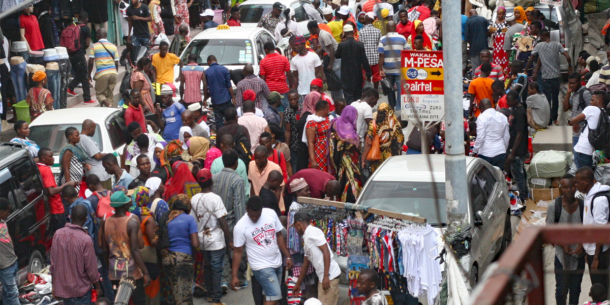 Blick auf den Markt von Kariakoo in Dar es Salaam - Foto: Kizito Makoye/IPS