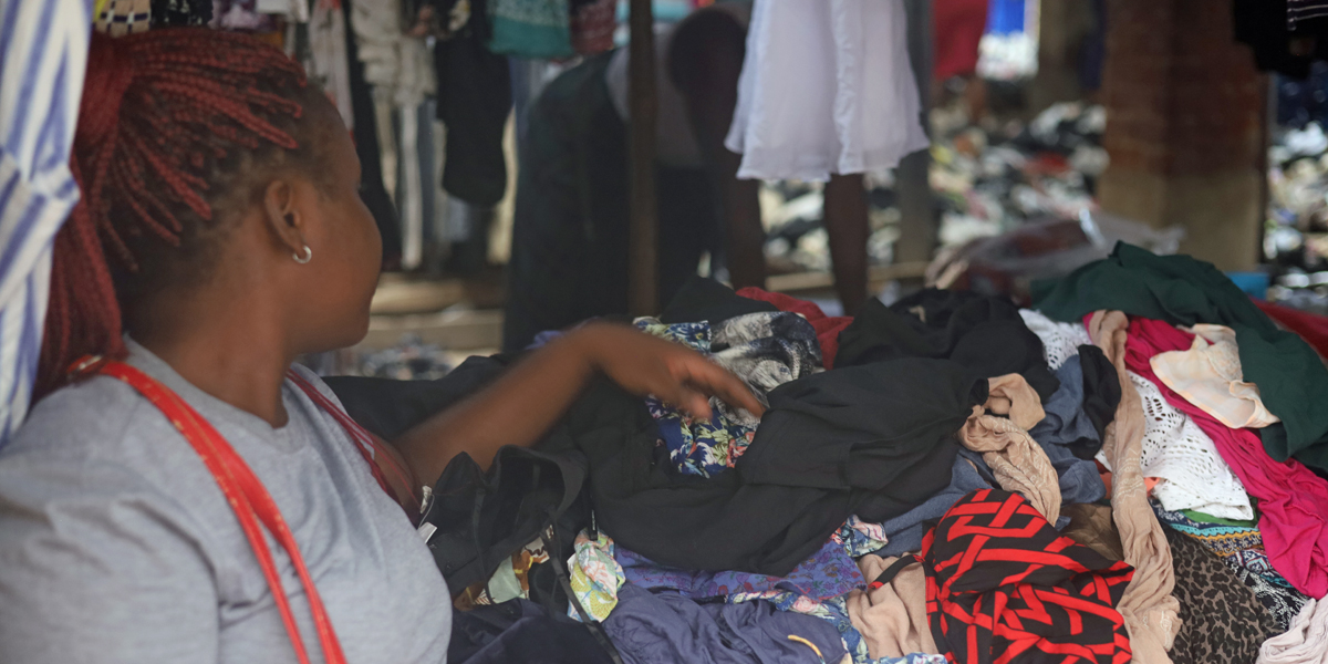Der Second-Hand-Markt von Sakubva in Mutare, Simbabwe - Foto: Farai Shawn Matiashe/IPS